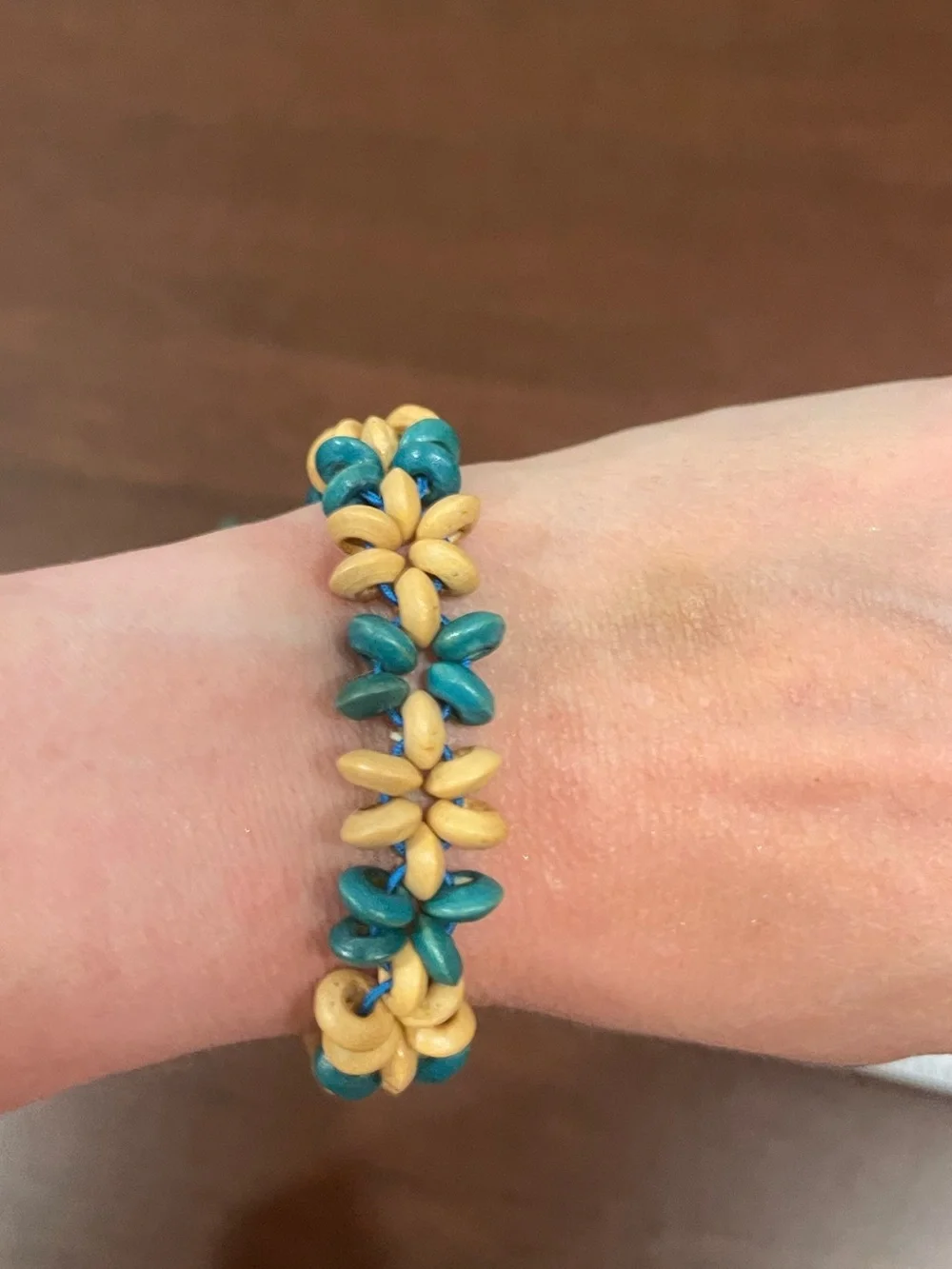 Hawaiian wooded beaded elastic bracelet